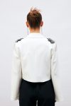 omuz-aksesuarli-kisa-ceket-ekru-412dce